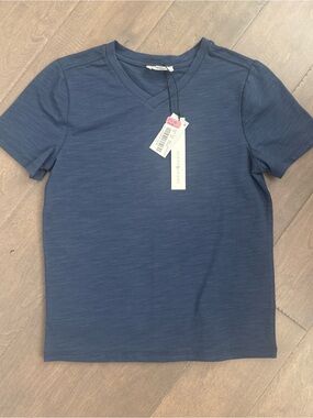 New Boys Quality T shirt by Scene and Heard Size 8